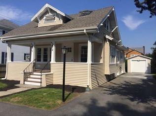 4 Rowland Rd, Newport, RI 02840