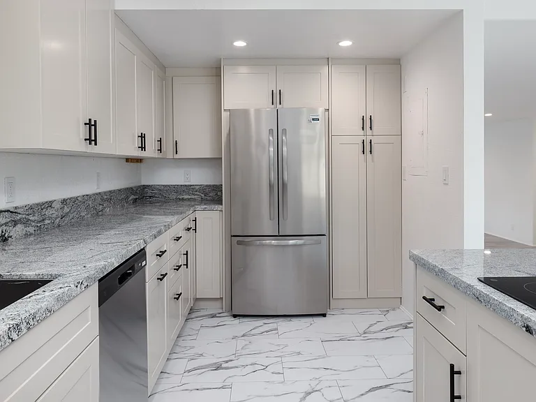 121 Burton Cir #1 — Photo 9