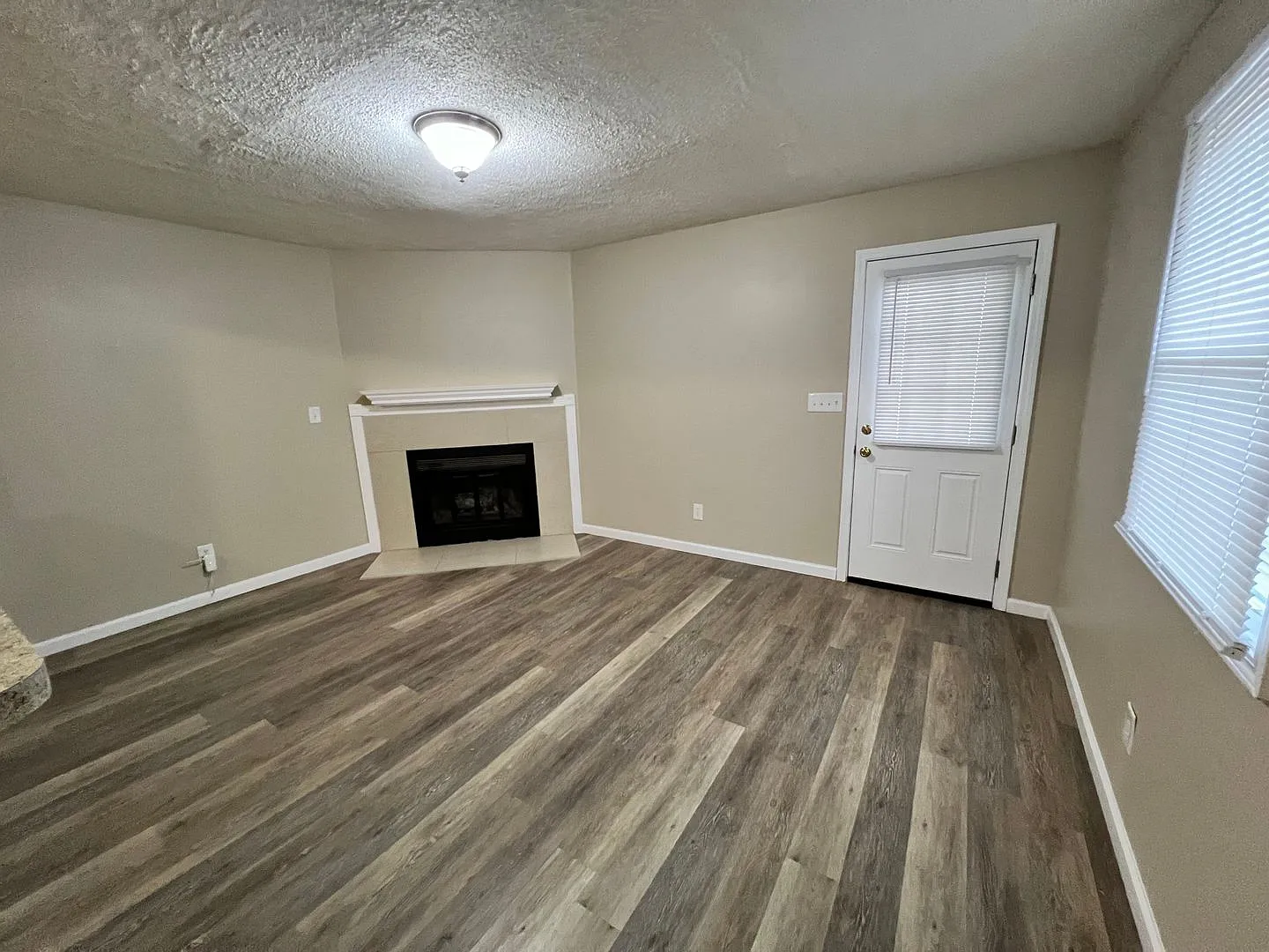 Hillview Home — Photo 2