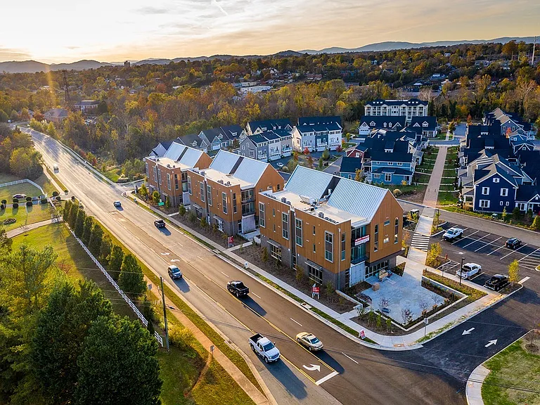 Riverside Village Apartments — Photo 33