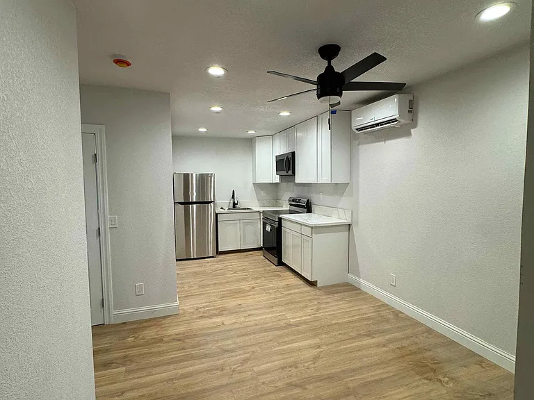 7582 Bluebrook Way — Photo 2