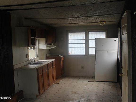 2nd image of 05879 68th St