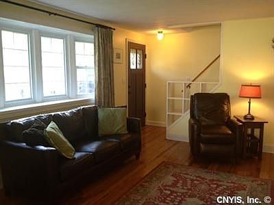 5th image of 108 Ivanhoe Ave