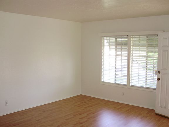 Balfour Livingroom_05142014
