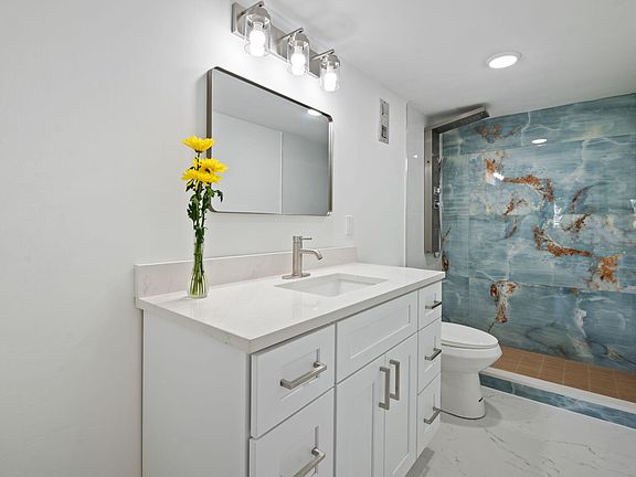 3rd image of 230 NE 26th Avenue #2160