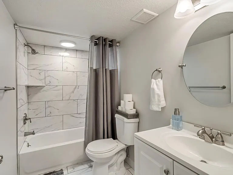8136 S 5910 W — Photo 24