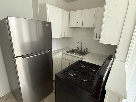 5th image of 3539 Saint Charles Ave