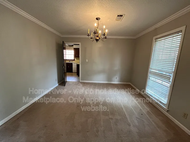 Building Photo - 2224 W Aberdeen Dr