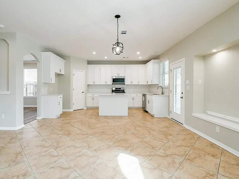 815 Robins Way — Photo 18