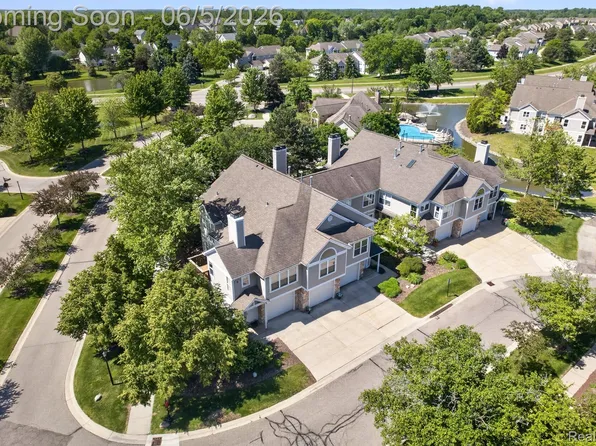 1641 Coburn Dr, Ann Arbor, MI 48108