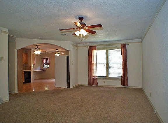4th image of 4105 Cummings Dr W