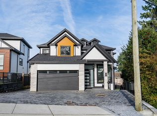 14271 Grosvenor Rd, Surrey, BC V3R 5E5