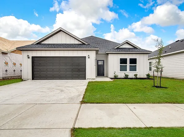 10516 Ruffin Dr, Fort Worth, TX 76131