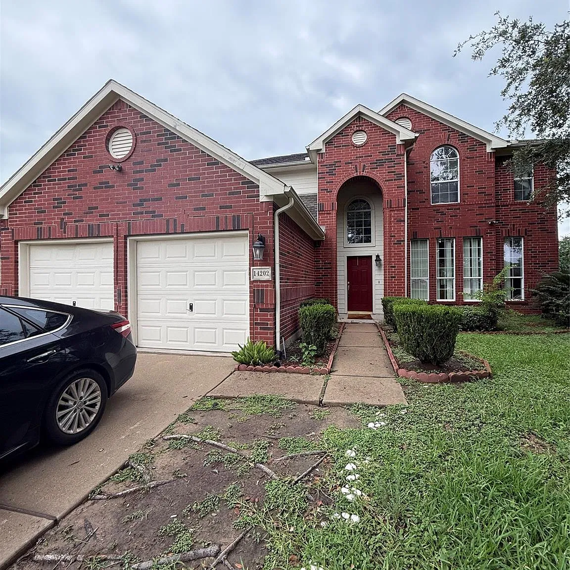 4 bed, 2.5 bath, 2536 sqft, $2,600 — Photo 1