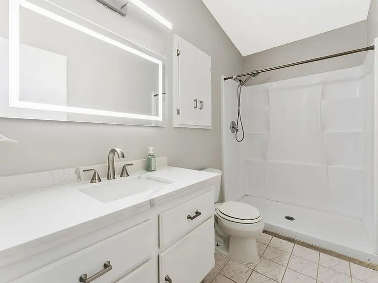 1925 Saint Lawrence Dr — Photo 18