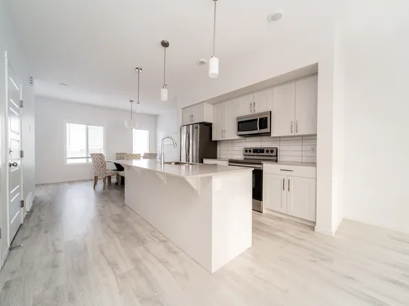 4076 Chappelle Grn SW #M, Edmonton, AB T6W 4M6
