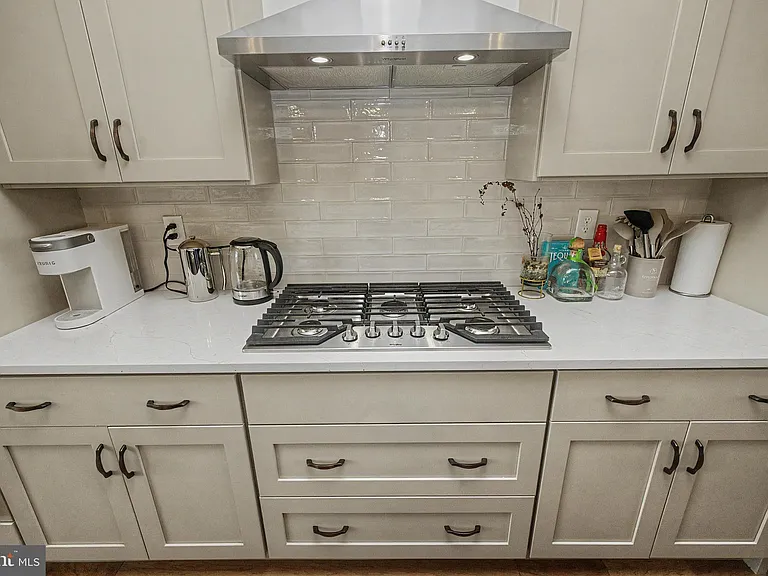300 Squire Dr — Photo 19