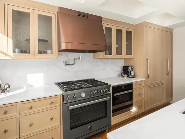 360 Central Park West image 7 of 22