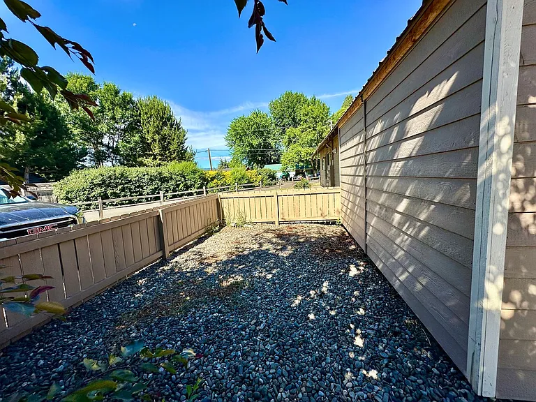 1204 N Brooklane St — Photo 35