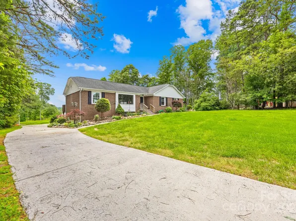 134 Clipper Ln, Mooresville, NC 28117