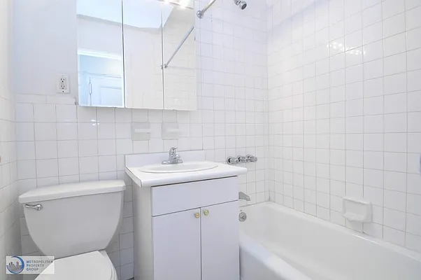 Rented by Metropolitan Property Group | media 32