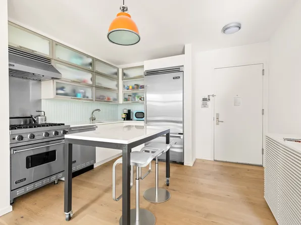 105 Norfolk Street image 3 of 12