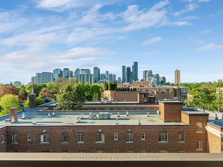 1 Strathgowan Ave #710 — Photo 23