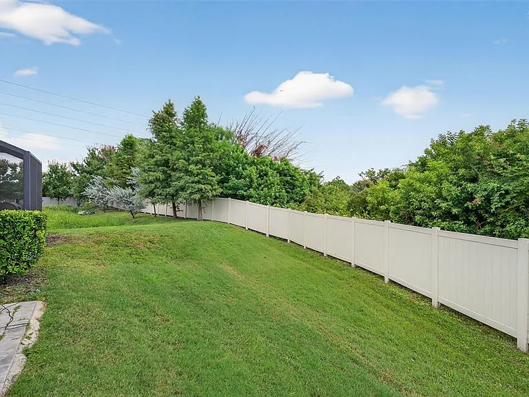 2419 Foggy Creek Cir — Photo 37