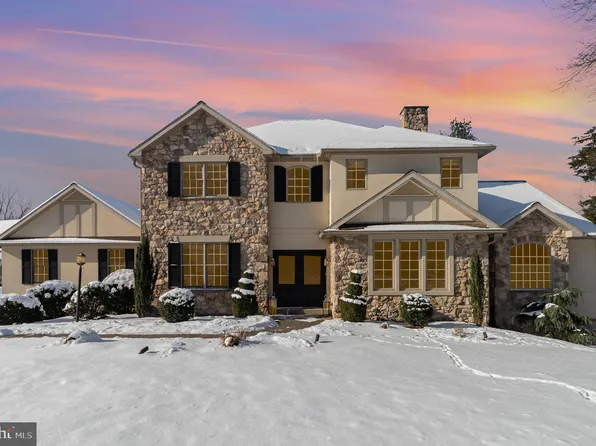 63 White Pine Dr, Hershey, PA 17033