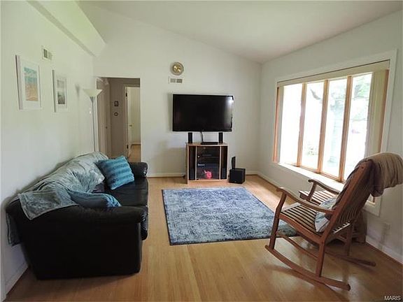 3rd image of 11001 Teakwood Dr