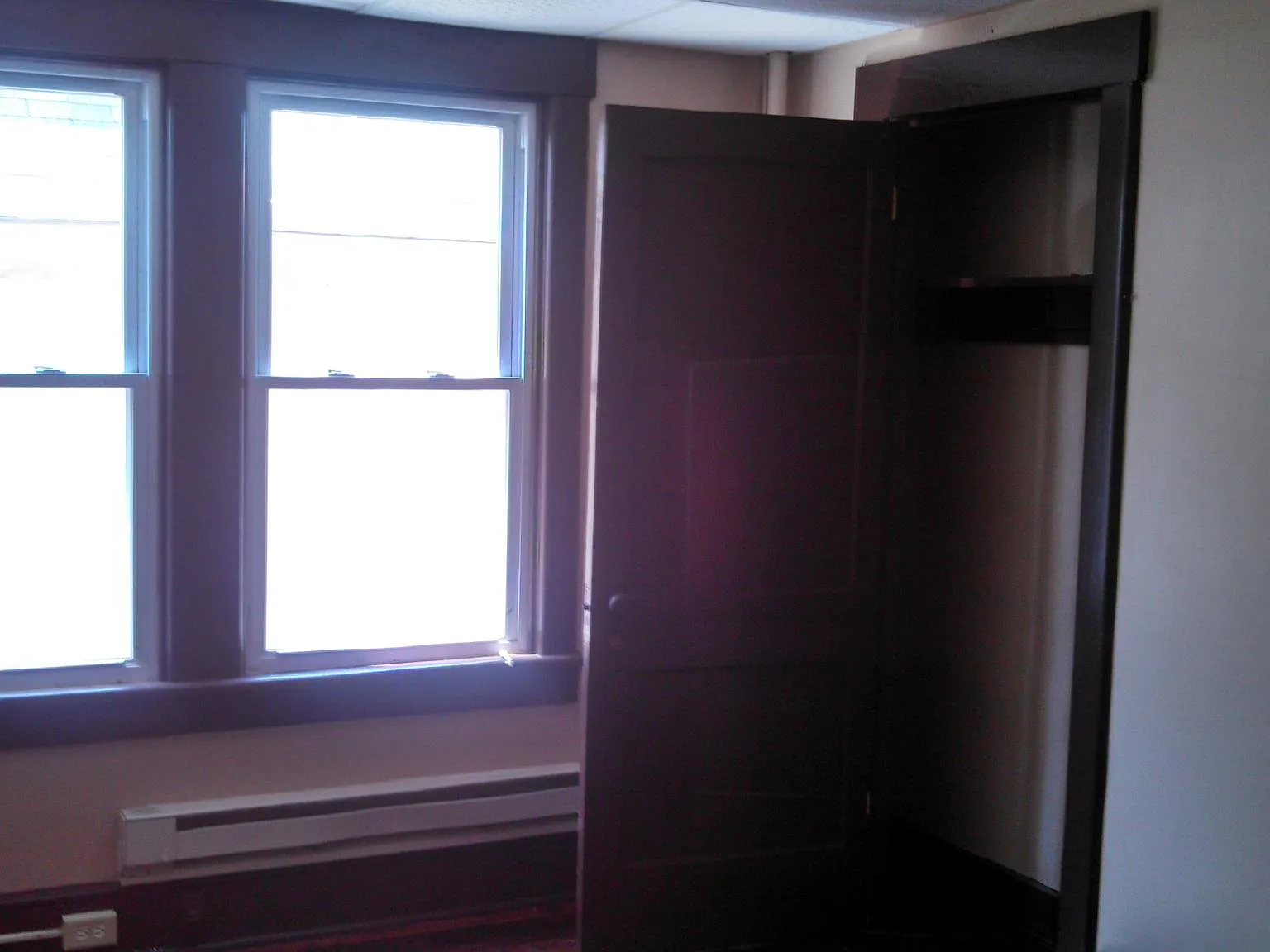 229 N Locust St — Photo 4