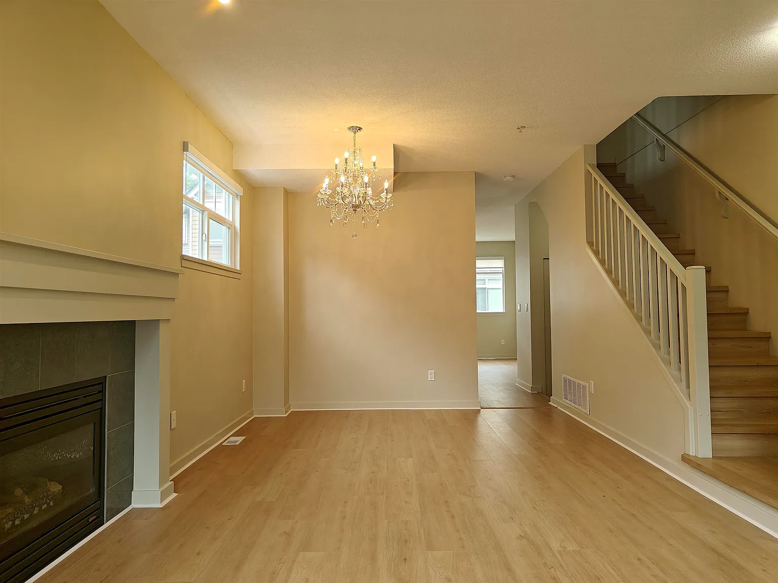 4 bed, 1694 sqft, $4,300 — Photo 4