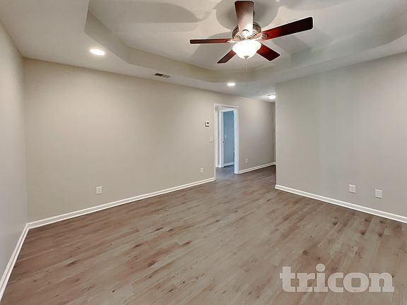 3rd image of 605 Silverhill Dr