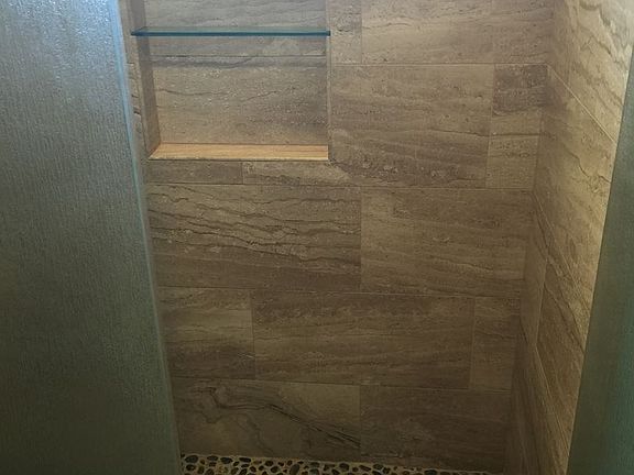 5th image of 455 Crownpointe Cir