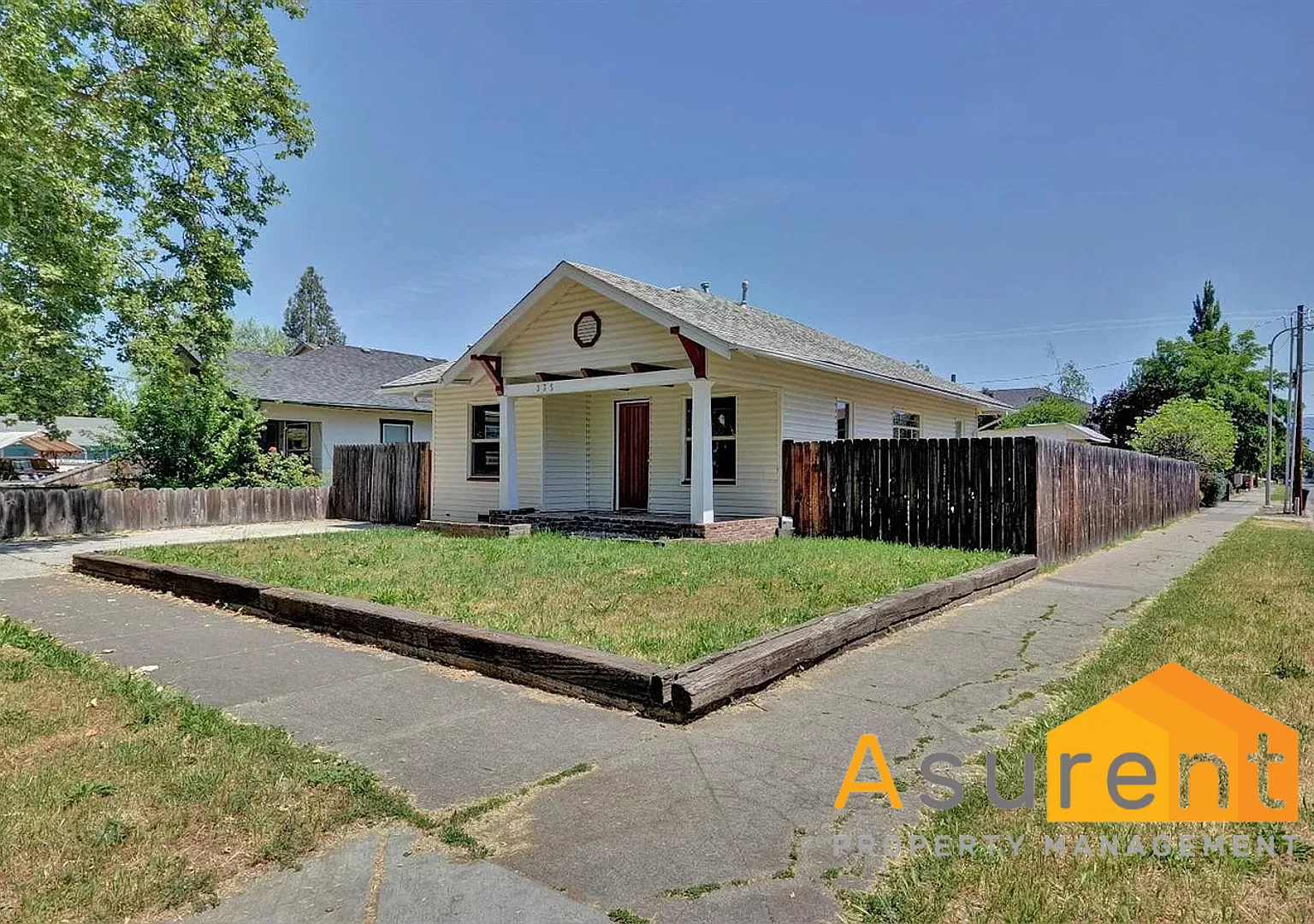 Nice 2 Bed 1 Bath Home — Photo 2