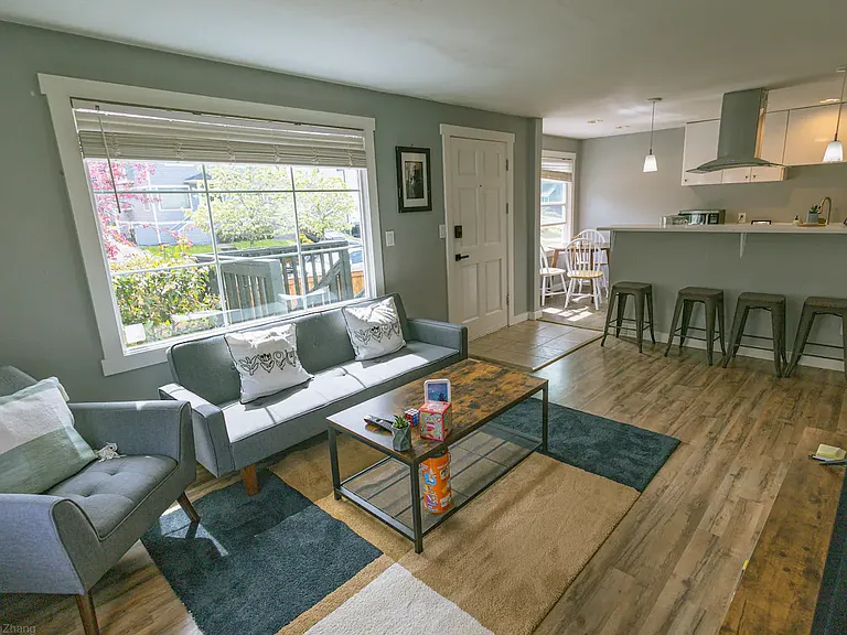 3018 E Denny Way — Photo 3