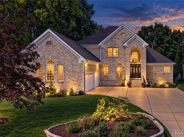713 High Point Dr, Lake Saint Louis, MO 63367