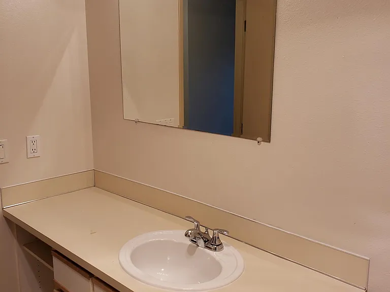 Premier Apartments — Photo 8