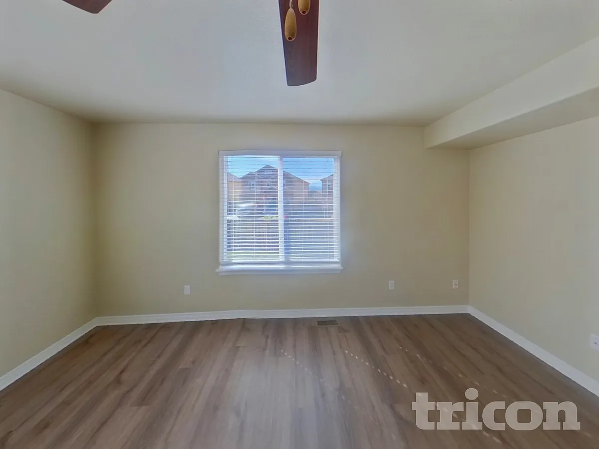 Building Photo - 9899 Silver Stirrup Dr