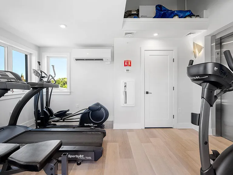 2489 Washington St #2A — Photo 21