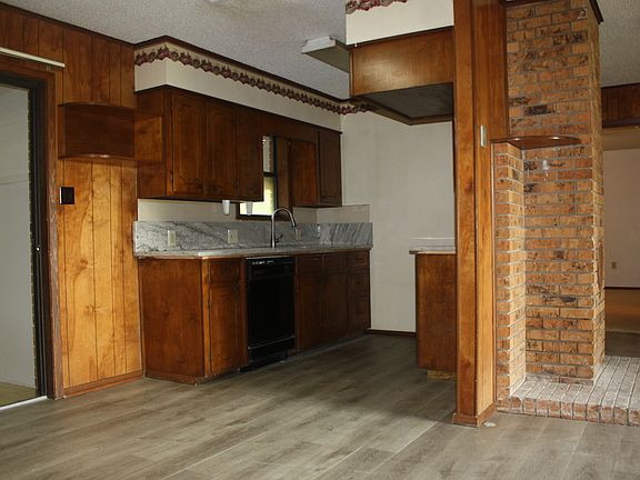 2nd image of 1 Julia Cir