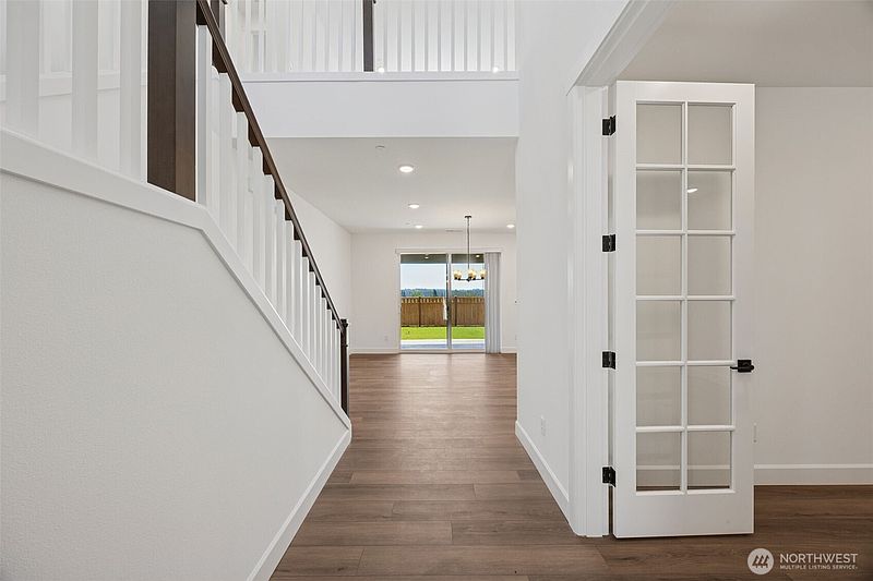 4th image of 13910 207th Avenue E #1384