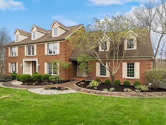 3rd image of 9253 Applecrest Ct