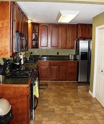 2nd image of 726 Central Dr