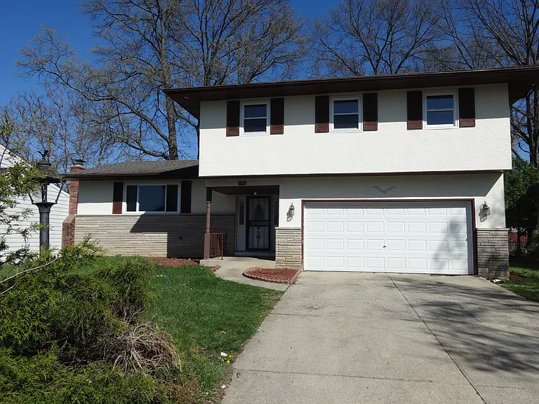 5142 Northcliff Loop E — Photo 1
