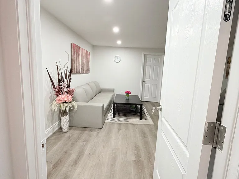3477 Riverspray Cres — Photo 8