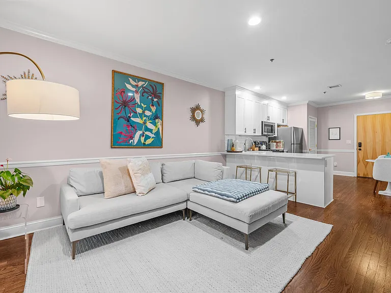 725 Jefferson St #24 — Photo 2