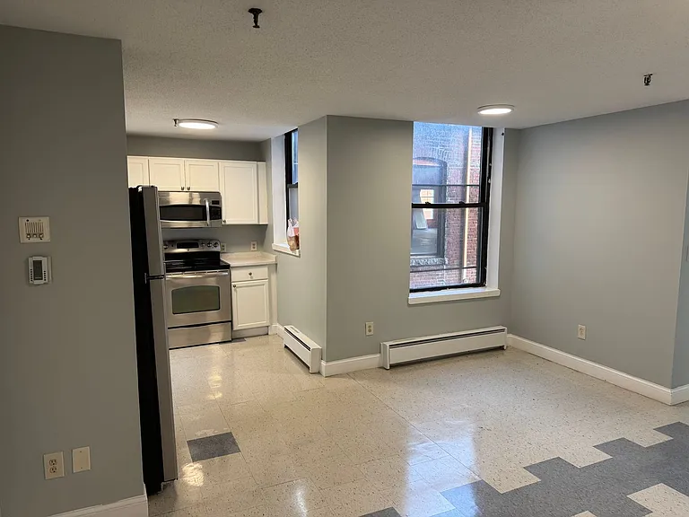 46 Amesbury St #3A — Photo 1
