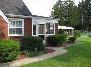5743 Dellaglen Ave, Pittsburgh, PA