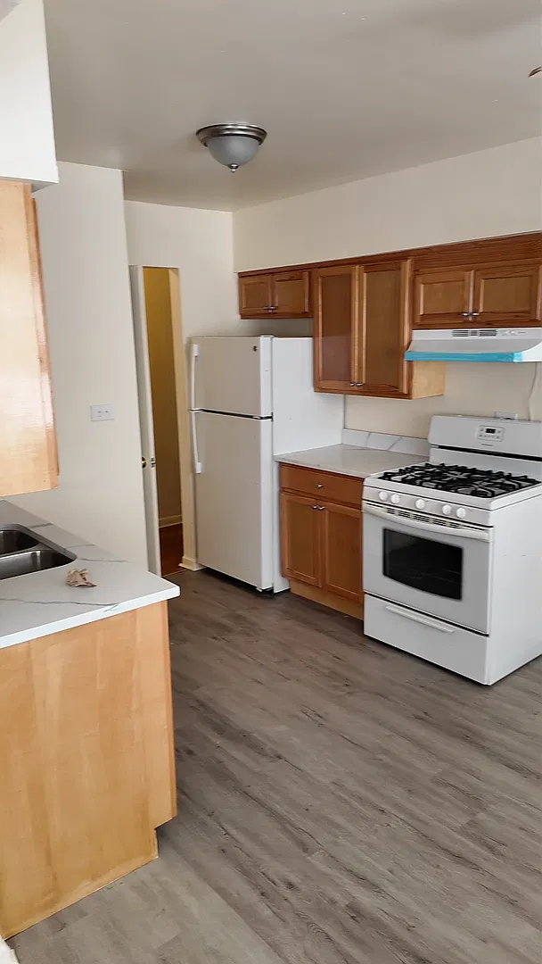 8201-8213 S Maryland Ave — Photo 4